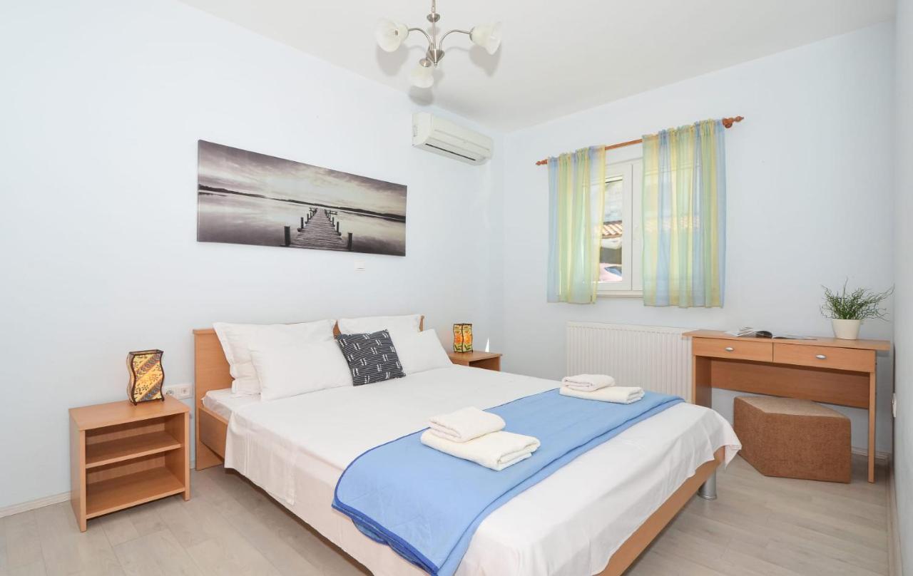 Apartments Santo Trogir - Okrug Gornji Exteriör bild