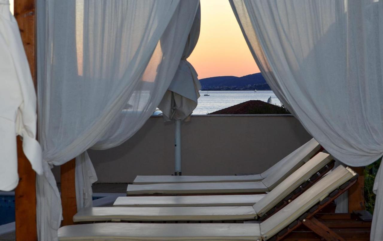Apartments Santo Trogir - Okrug Gornji Exteriör bild