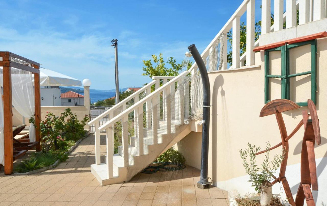 Apartments Santo Trogir - Okrug Gornji Exteriör bild