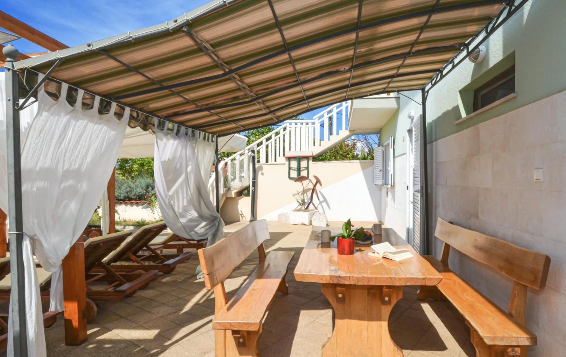 Apartments Santo Trogir - Okrug Gornji Exteriör bild